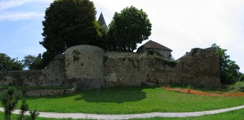 Les remparts d'Ainay